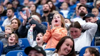 Applaudierende Kinder.