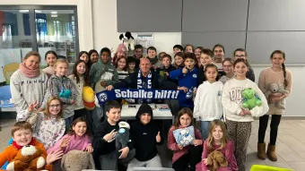 Dietmar Schacht liest vor bei Leseinitiative von Schalke hilft!