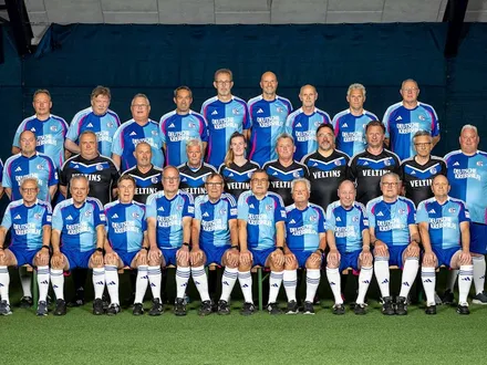 Mannschaftsfoto des FC Schalke 04 Walking Football Teams
