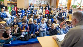 Leseinitiative: Prominente Schalker lassen Gelsenkirchener Grundschüler lauschen
